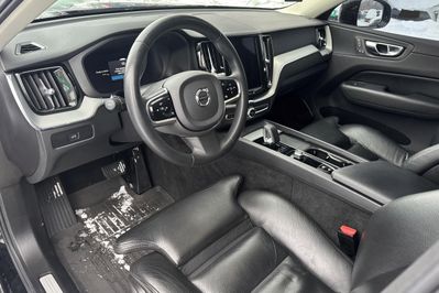 Volvo XC60 B4 B Plus Dark