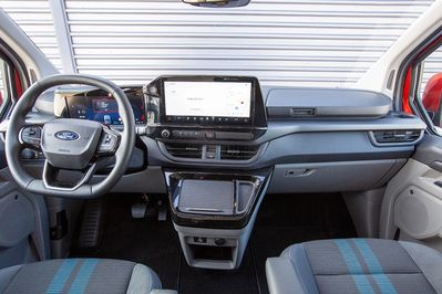 Ford Tourneo Custom L1H1 PHEV Sport AT