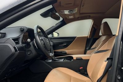 Lexus ES 300h Business Edition