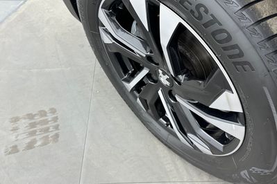 Peugeot 2008 GT 1.2 PureTech EAT8