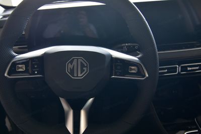 MG HS Exclusive 1.5 AT