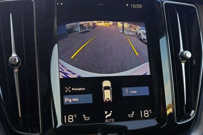 Volvo XC60 T4 Momentum Pro