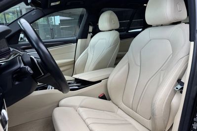 BMW Seria 5 530i xDrive M Sport sport