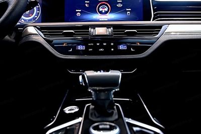 Hongqi HS5 2.0