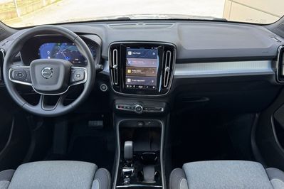 Volvo XC40 B3 Plus Dark