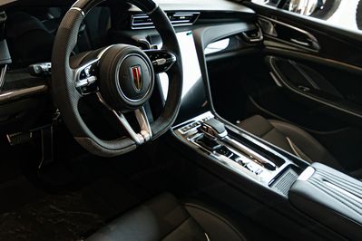 Hongqi H6 2.0T Deluxe DSG