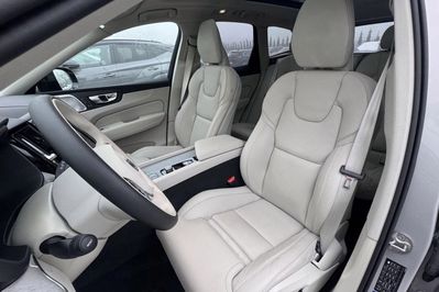 Volvo XC60 T8 Recharge Plug-In Hybrid AWD Ultra Dark