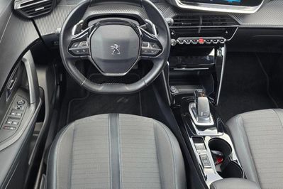 Peugeot 2008 1.2 PureTech Allure S&S EAT8