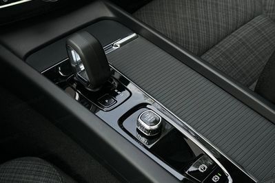 Volvo XC60 T6 Plug-In Hybrid AWD Core