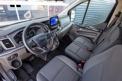 Ford Tourneo Custom 2.0 Titanium L2H1 aut