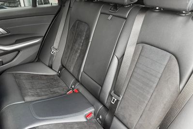 BMW Seria 3 Touring 318d Sport Line