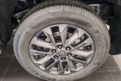 Toyota Land Cruiser Executive 2.8 MHEV