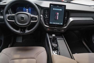 Volvo XC60 B5 AWD Core