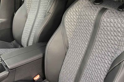 Peugeot 308 Allure EAT8 1.5 BlueHDi