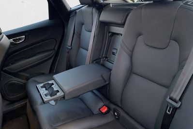 Volvo XC60 B5 B AWD Plus Dark aut