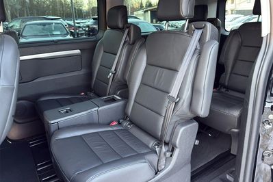 Peugeot Traveller Long L2H1 Business VIP EAT8