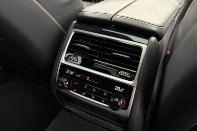 BMW Seria 7 750i xDrive M Sport
