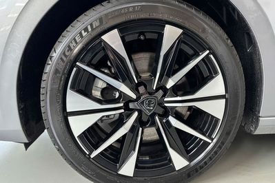 Peugeot 308 Allure EAT8 1.5 BlueHDi