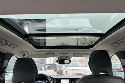 Volvo XC60 B5 B AWD Plus Dark aut