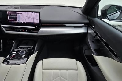 BMW Seria 5 520d xDrive M Sport