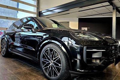 Porsche Cayenne Coupe E-Hybrid Black Edition