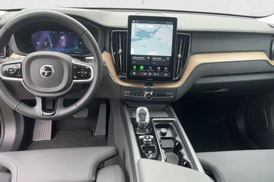 Volvo XC60 B5 B AWD Plus Bright