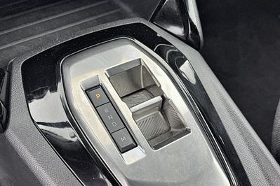 Peugeot 2008 Style 1.2 PureTech EAT8