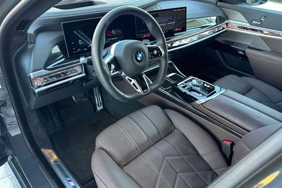 BMW Seria 7 740d xDrive M Sport