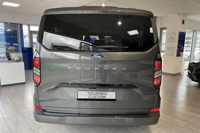 Ford Tourneo Custom 320 L2H1 Titanium A8 AWD