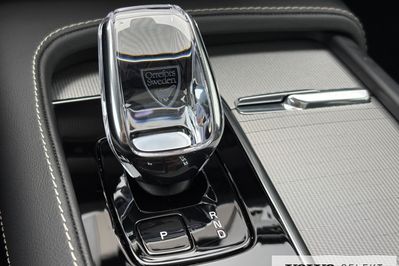Volvo XC90 T8 AWD Plug-In Hybrid Ultra Dark 7os aut