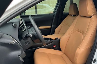 Lexus UX 250h F Sport Design 2WD