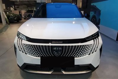 Peugeot 5008 GT 1.2 mHEV e-DCS6