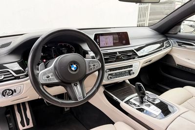 BMW Seria 7 750i xDrive sport-aut