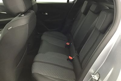 Peugeot 208 ALLURE 1.2 mHEV e-DCS6