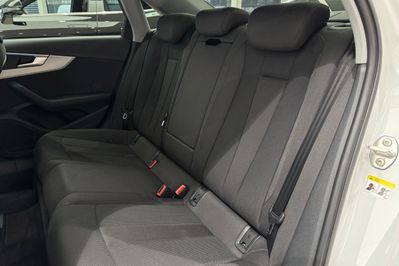 Audi A4 35 TFSI S Line
