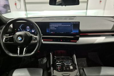 BMW Seria 5 520d xDrive mHEV M Sport aut