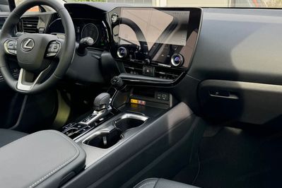 Lexus NX 350h Prestige 2WD