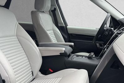 Land Rover Discovery V D250 Dynamic SE