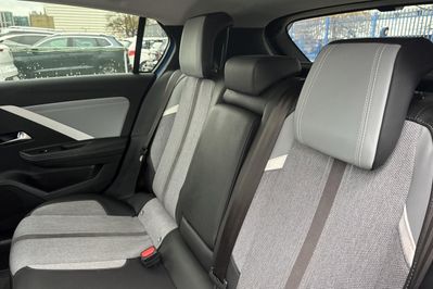 Opel Astra Elegance 1.2 T  S&S