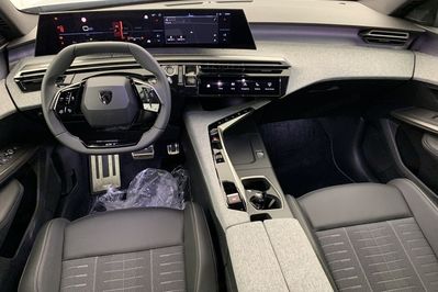 Peugeot 3008 GT 1.2 mHEV e-DCS6