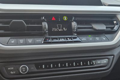 BMW Seria 1 118i Advantage