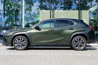 Lexus UX 300h F Sport Design