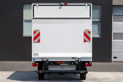 Mercedes Sprinter 316 Kontener + Winda
