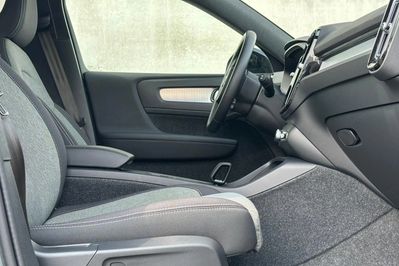 Volvo XC40 B3 Plus Dark