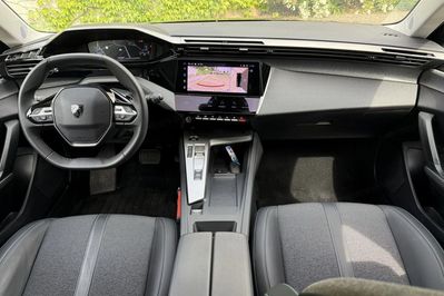 Peugeot 308 1.5 BlueHDi Allure EAT8
