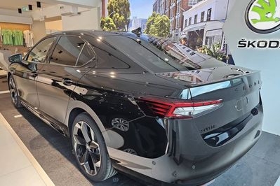 Skoda Superb Sportline 2.0 TSI DSG