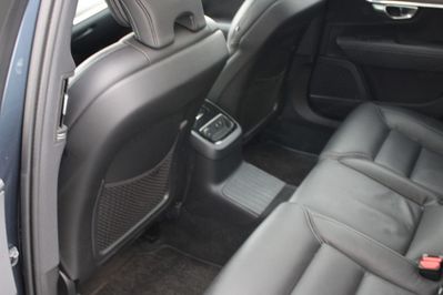 Volvo V90 T6 AWD Plug-In Hybrid Ultra Dark aut