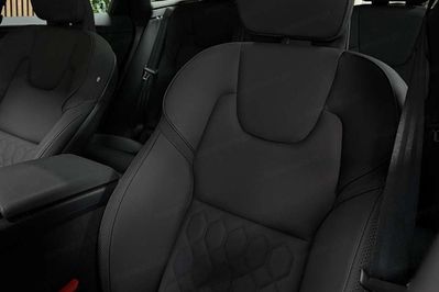 Volvo XC60 B5 AWD Ultra Dark