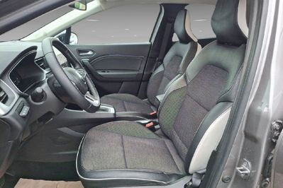 Renault Captur Techno Fast Track 1.6 E-tech Hybrid AT