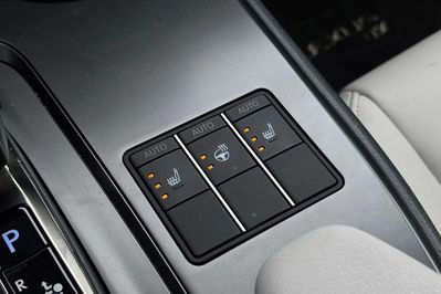 Lexus UX 300h F Sport Design